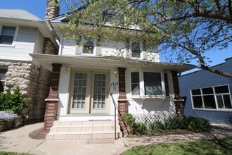 Building Photo - 1312 W 39th St