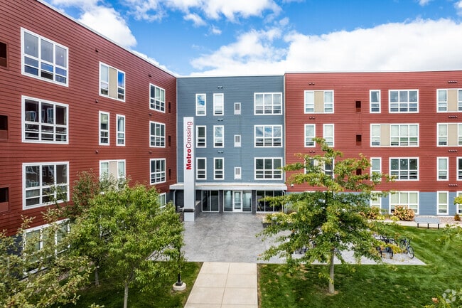 Back Entrance - Metro Crossing - Student Housing