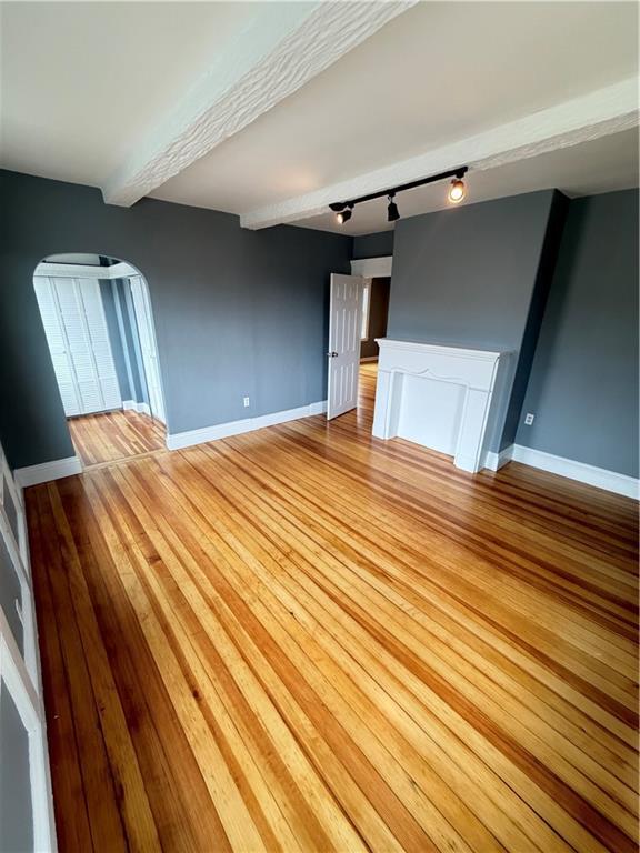 Foto del edificio - 87 Maple Ave