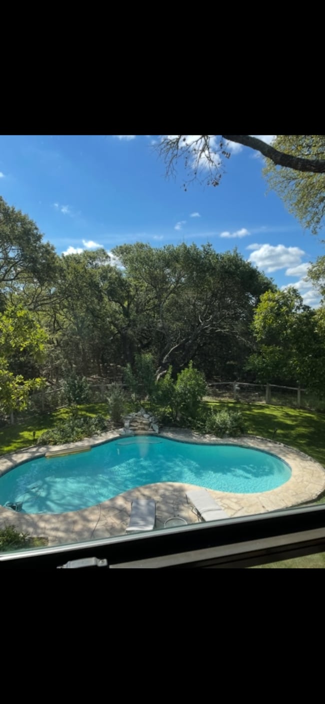 Building Photo - 312 Grande St