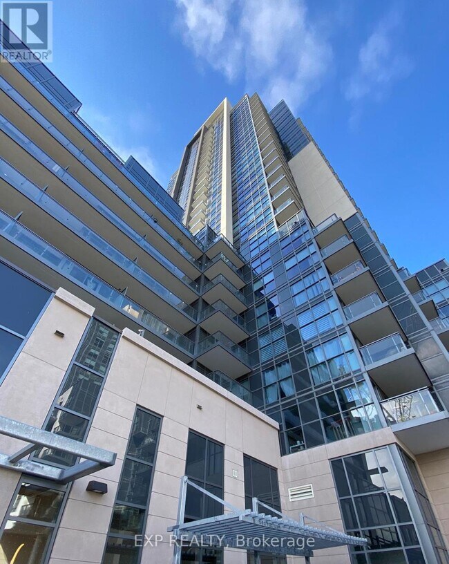 Photo du bâtiment - 30 Meadowglen Pl