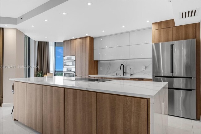 Building Photo - 20191 E Country Club Dr