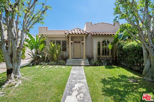 Foto del edificio - 704 Westbourne Dr