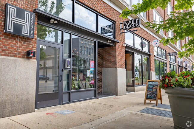 Entrada - The Huffman at The Fire Blocks District