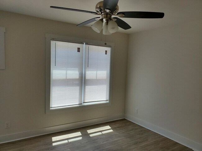 Building Photo - Blackstone-Convenient to Fort Picket and Downtown Blackstone
