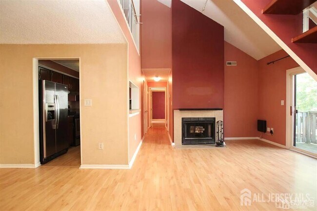 Building Photo - 818 Ravens Crest Dr