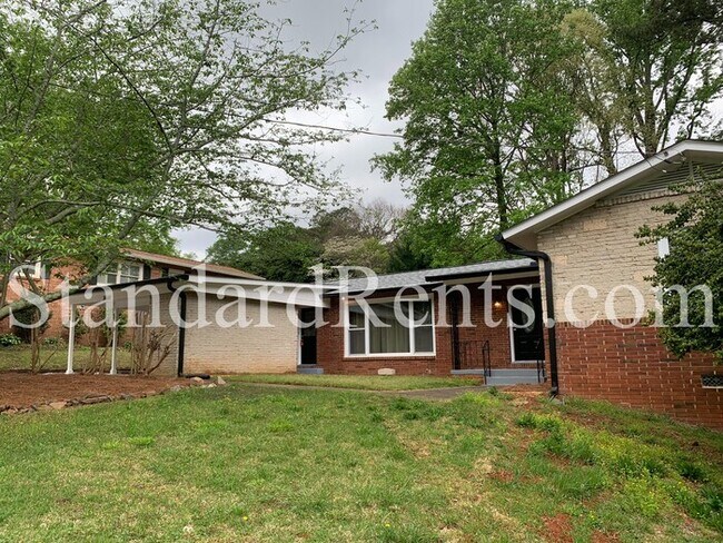 Foto del edificio - 3668 Admiral Dr