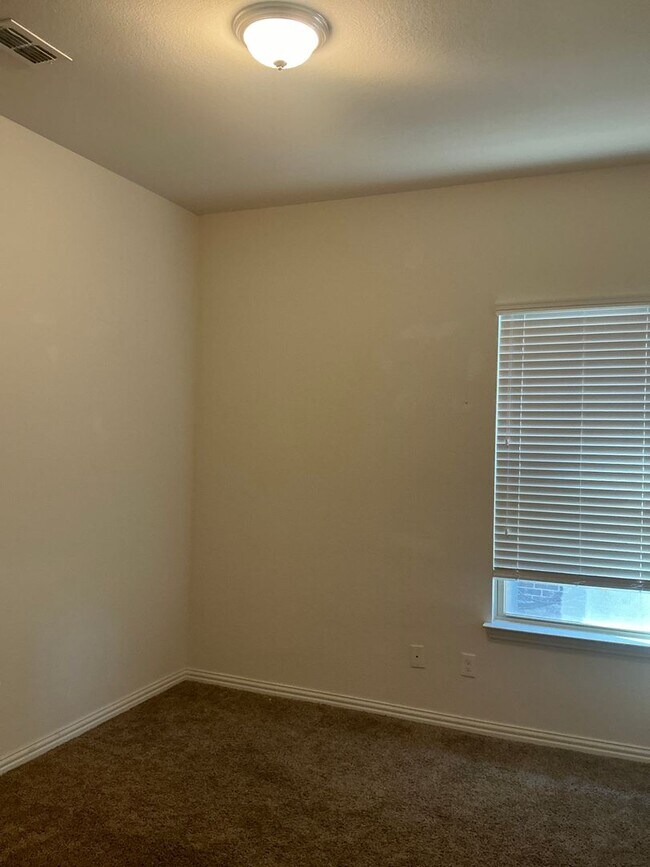 Foto del edificio - Coming Soon!!!! Beautiful 3/2.5 Home in ALEDO ISD!!