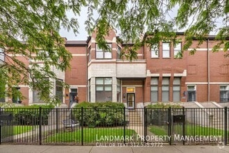 Building Photo - 838 E 45th St