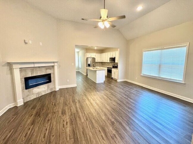Building Photo - Now Leasing a 4-Bedroom 3 Bath Home in Som...