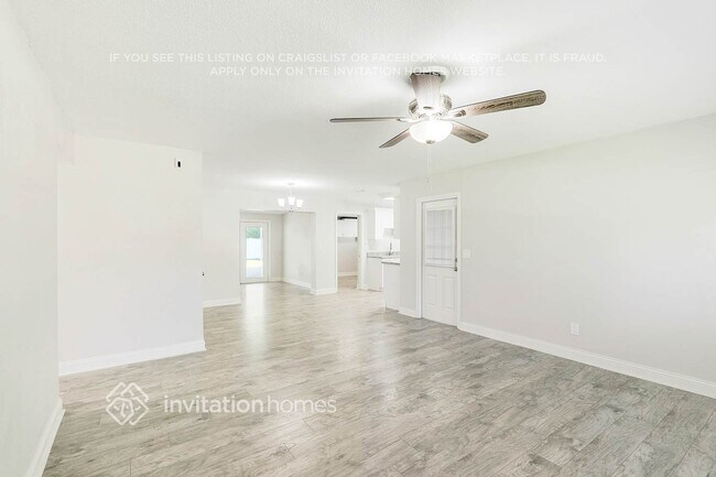 Building Photo - 909 Skyview Dr