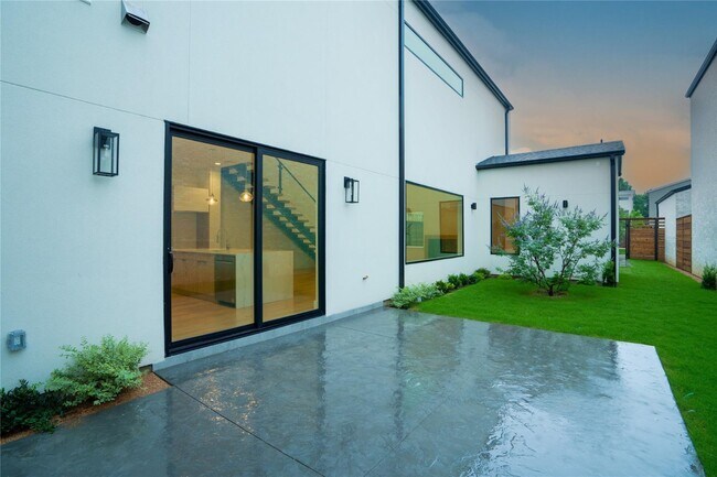 Foto del edificio - 3321 Walchard Ct