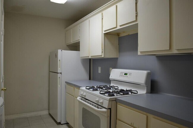 Building Photo - 3515 Canfield St