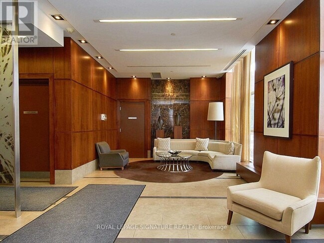 Building Photo - 2015 Sheppard Ave E