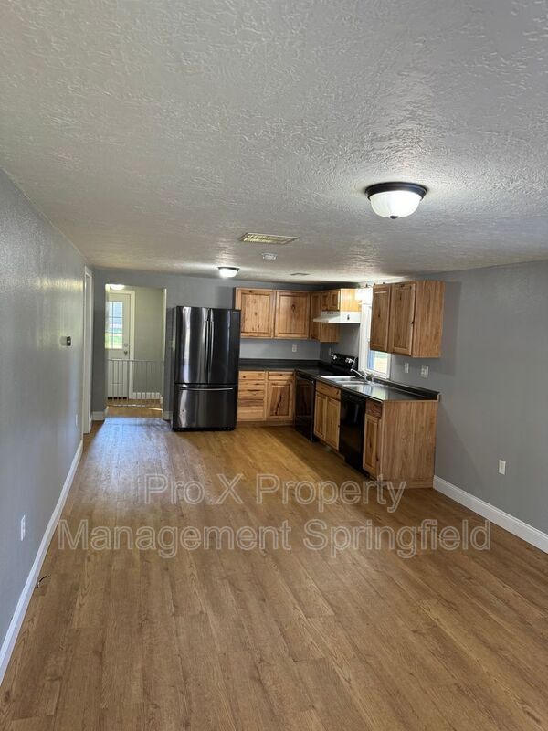 Building Photo - 801 S Golden Ave
