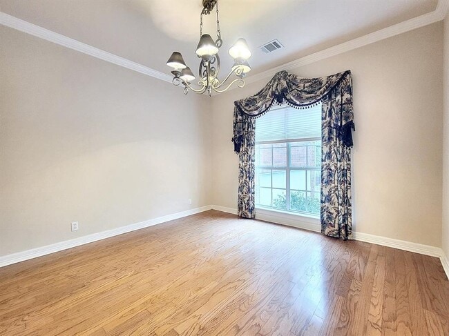Building Photo - 10526 Grand Oak Cir