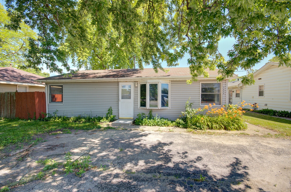 Primary Photo - 2024 Plainfield Rd