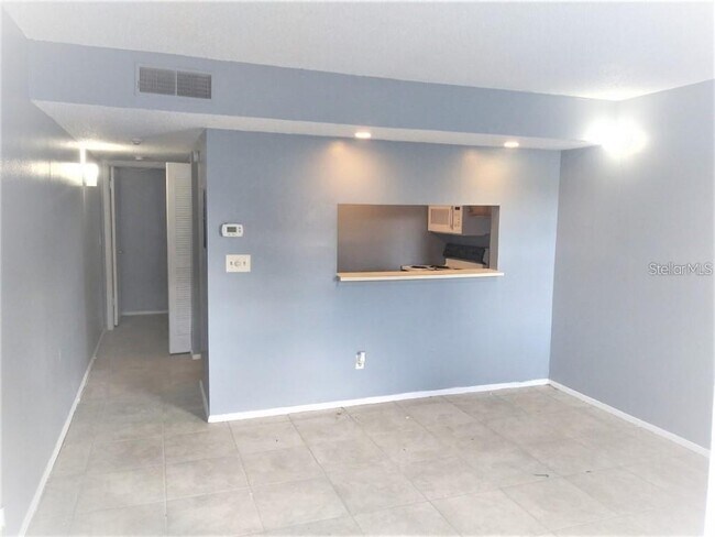 Building Photo - 7009 Waterside Dr
