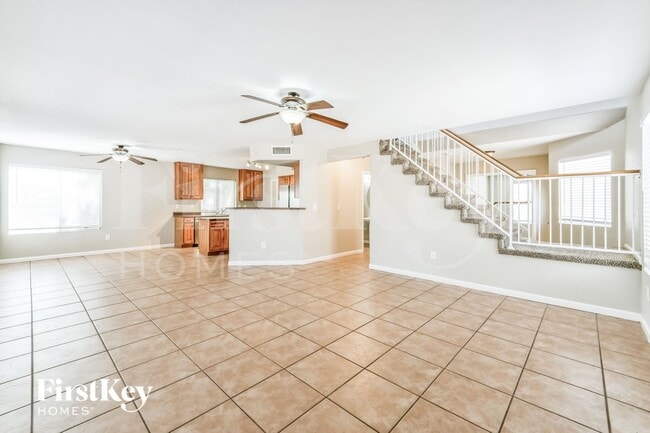 Building Photo - 848 E Morelos St