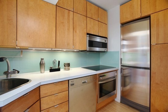 Primary Photo - 211 E 51st St