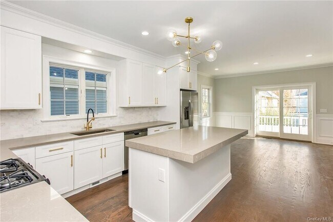 Building Photo - 181-183 Fremont St