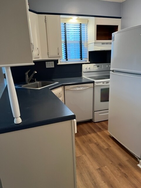 Building Photo - 4107 Woodland Ave