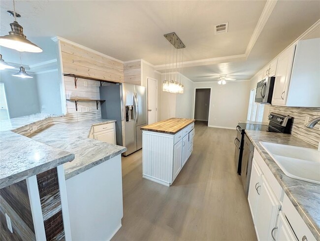 Building Photo - 12325 Spring Meadows Rd