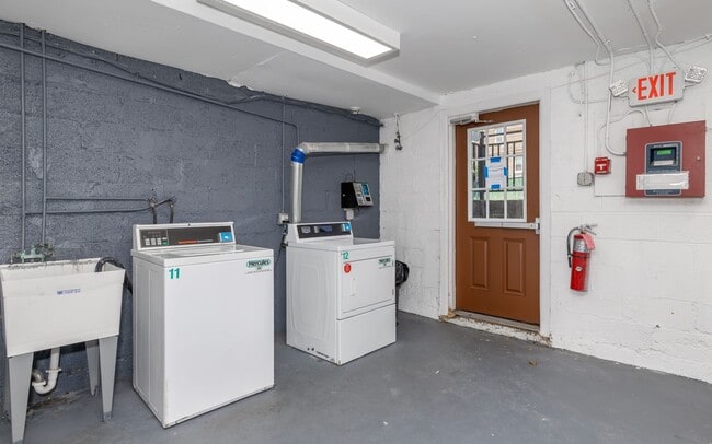 Building Photo - Mt. Airy Manor