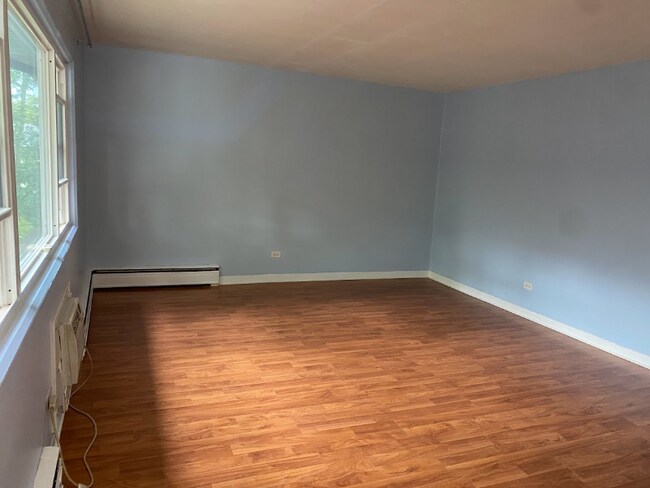Building Photo - 216 S Oak Park Ave