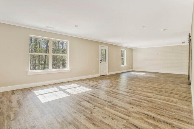 Building Photo - 805 Carlo Woods Ct