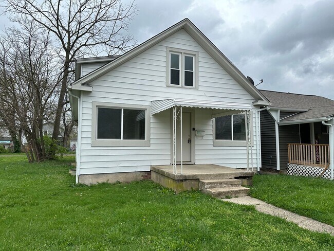 Foto del edificio - Spacious 4-Bed/1-Bath Columbus Haven: Comf...