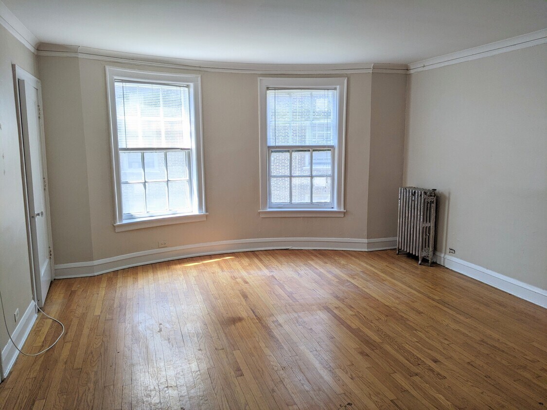 Foto principal - 911 Elmwood Ave