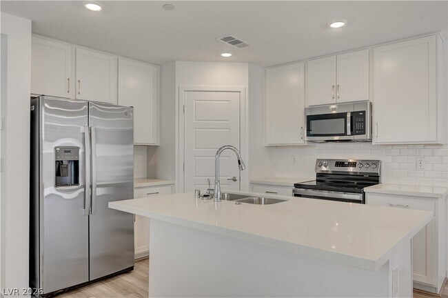 Building Photo - 2124 Abraham Ave