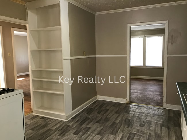 Building Photo - ****41 Westwood - Alexandria