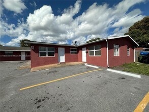 Building Photo - 623 NW 9th Ave