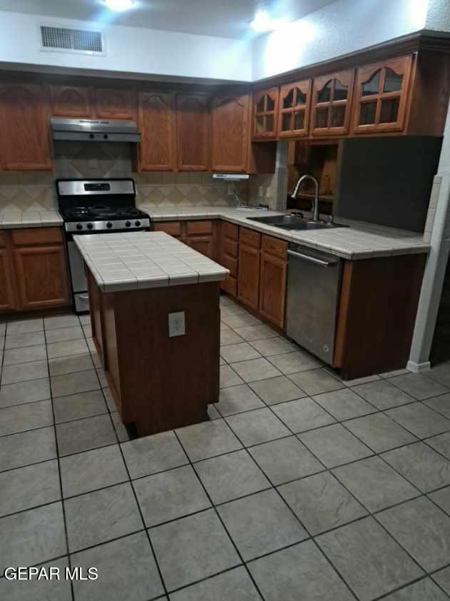 Building Photo - 12345 Kit Carson Dr
