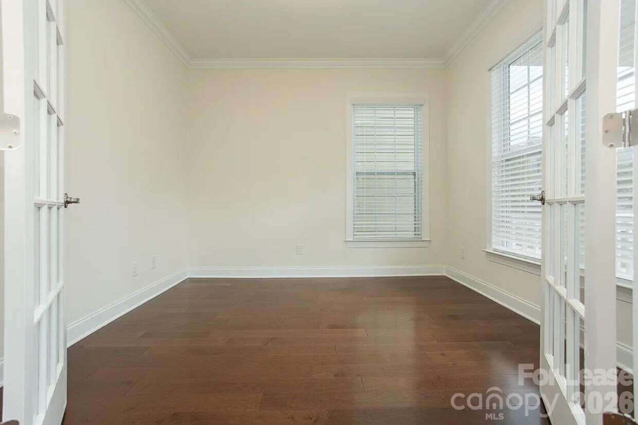 Foto del edificio - 10524 Royal Winchester Dr