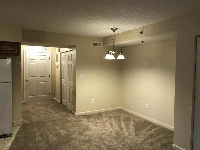 Foto del edificio - 19 Rose Garden Ln