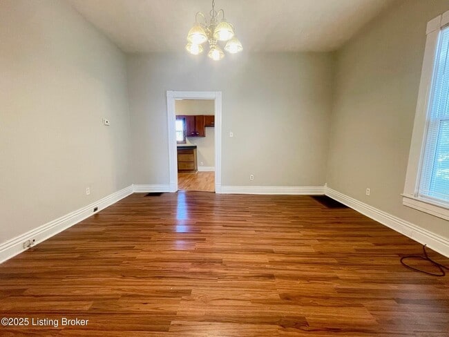 Building Photo - 2017 W Burnett Ave