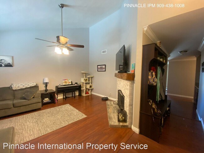 Building Photo - 3 br, 2 bath House - 13353 Beach Terrace D...