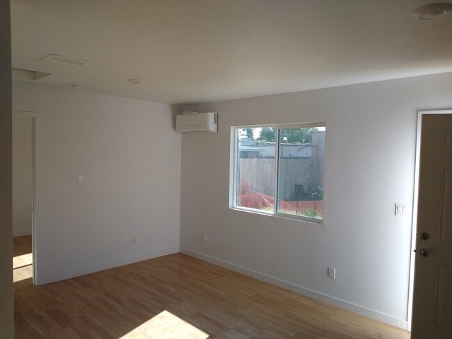Foto del edificio - 1133 E 101st St