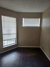 Building Photo - 6601 Sands Point Dr