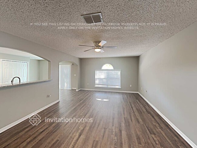 Building Photo - 30450 Birdhouse Dr