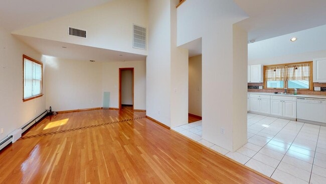 Building Photo - 60 Central Pky