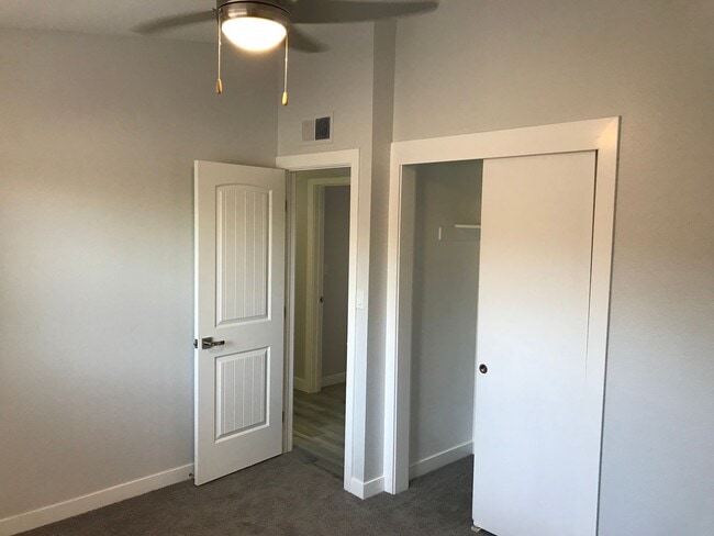 Photo - 3 bedroom updated Townhome