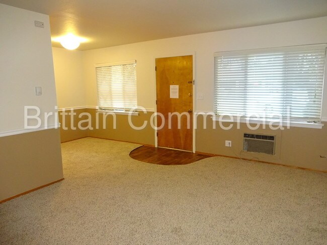 Building Photo - 5484 Carlson Dr
