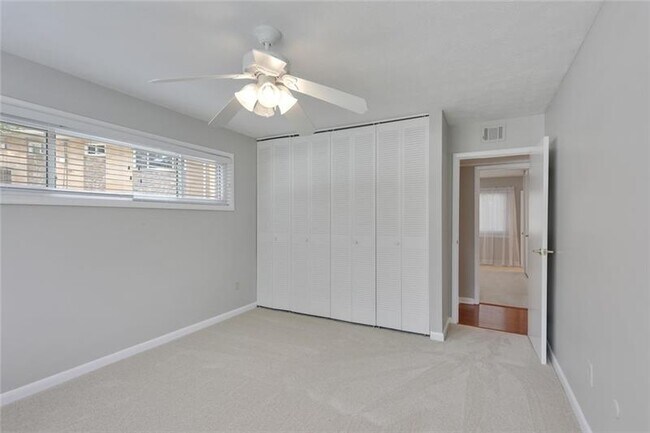 Foto del edificio - 115 Biscayne Dr NW