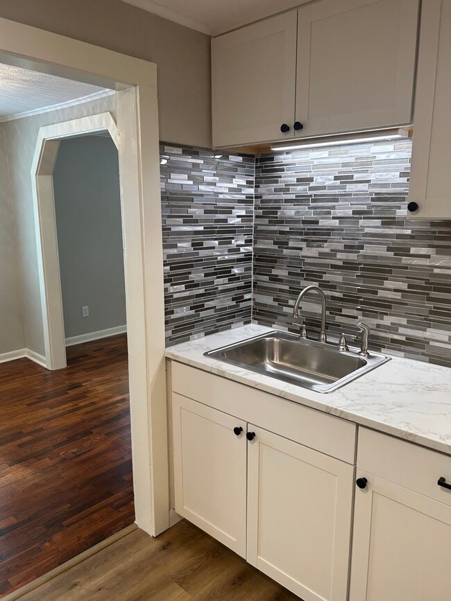 Foto del edificio - 1709 W St Louis St