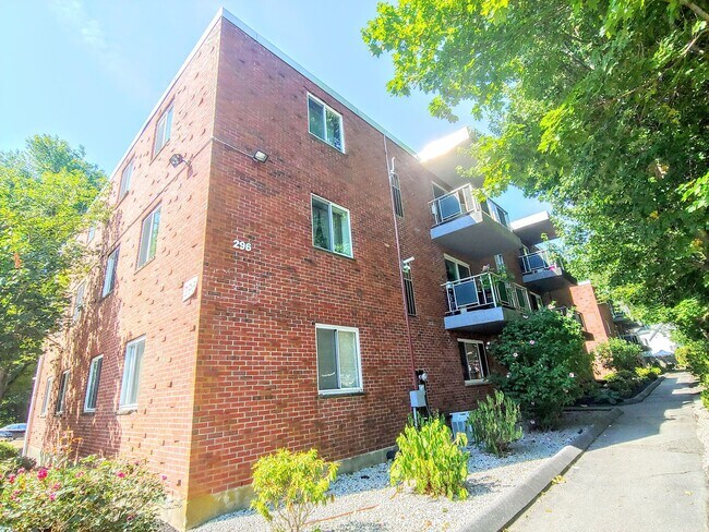 Foto del edificio - 296 Commercial St