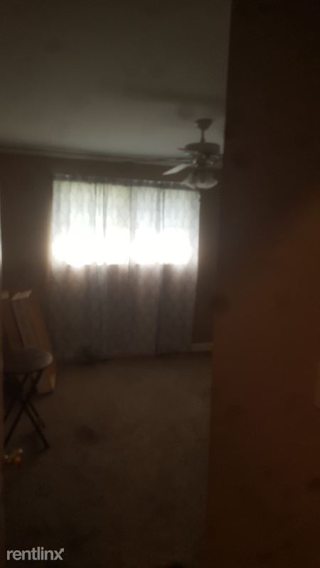 Foto del edificio - 3 br, 2 bath House - 17 Holmsby Ln